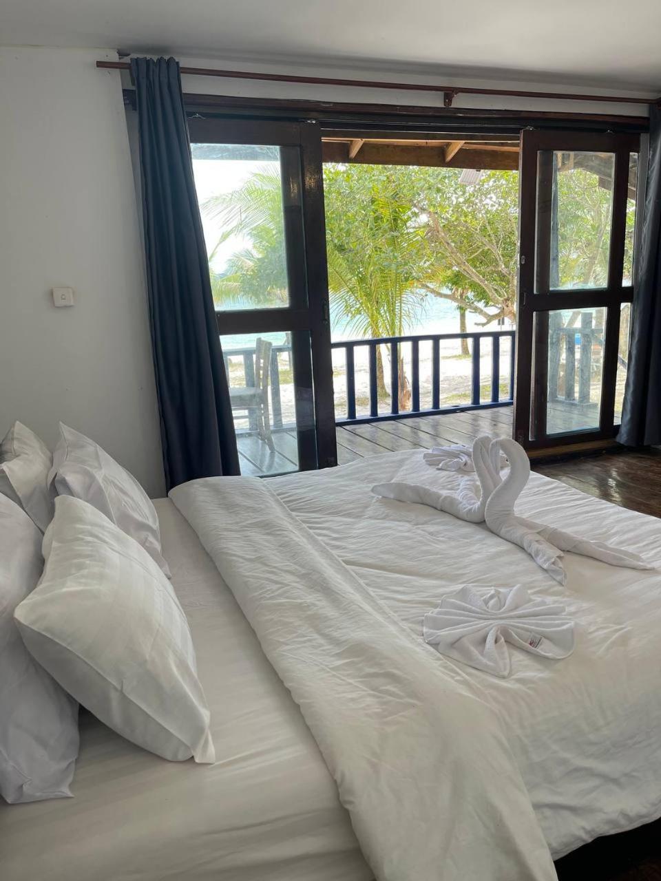 Koh Rong Beach Hostel And Bungalows Kaoh Touch Eksteriør billede