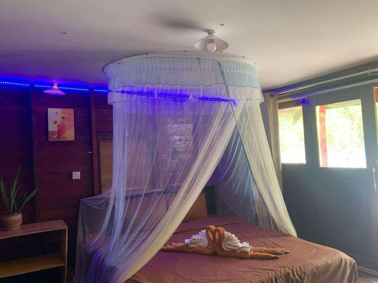 Koh Rong Beach Hostel And Bungalows Kaoh Touch Eksteriør billede